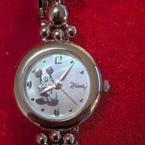 Vintage Disney Mickey Mouse Mother of Pearl Bracelet Watch – Silver Tone